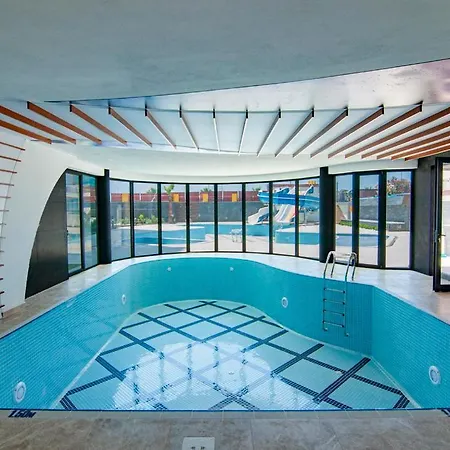 Kurt Safir Euro 20 Apartment